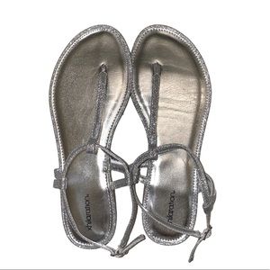 Xhilaration Silver glitter thong sandals🔥